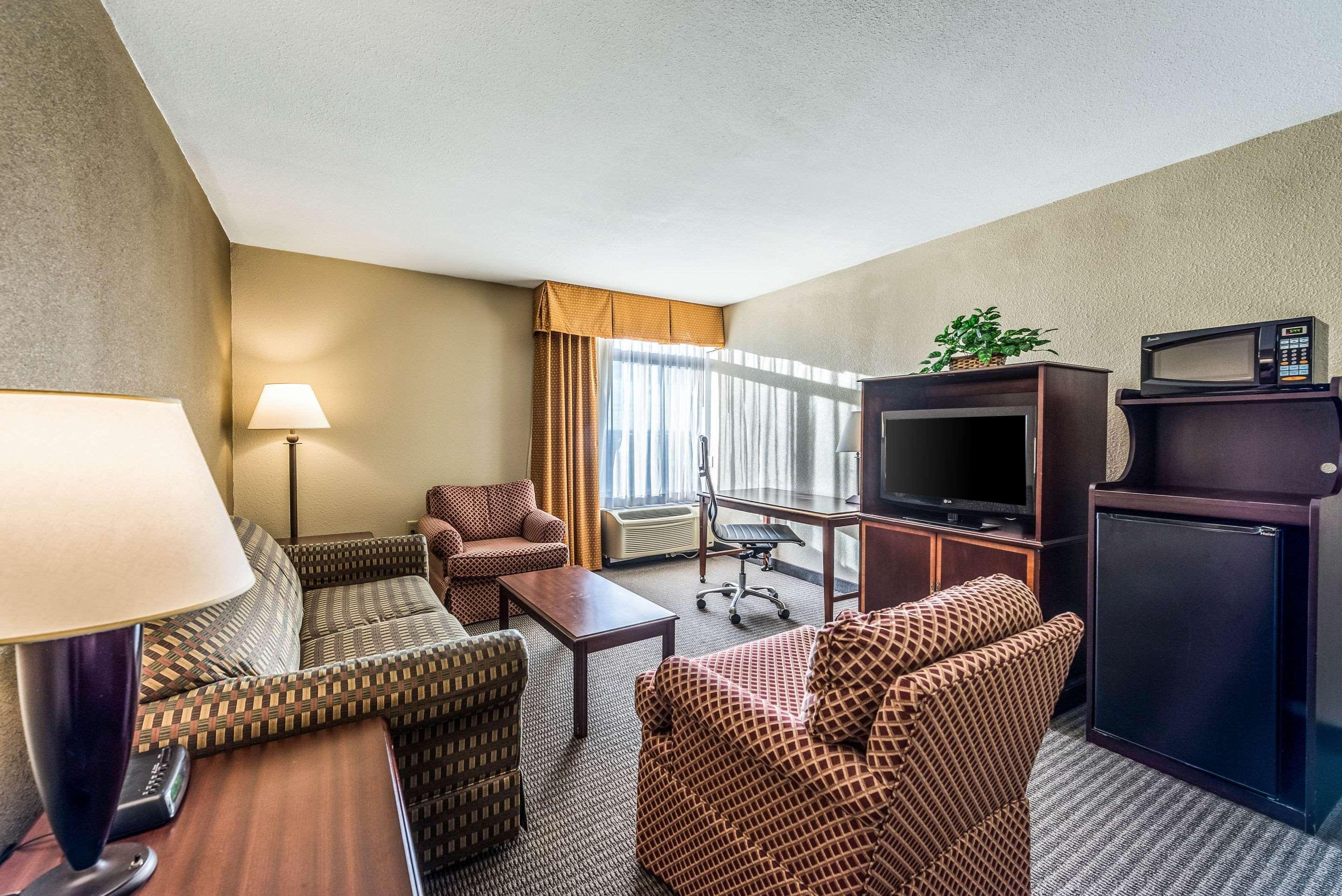 Clarion Hotel Cincinnati North Sharonville Exterior foto
