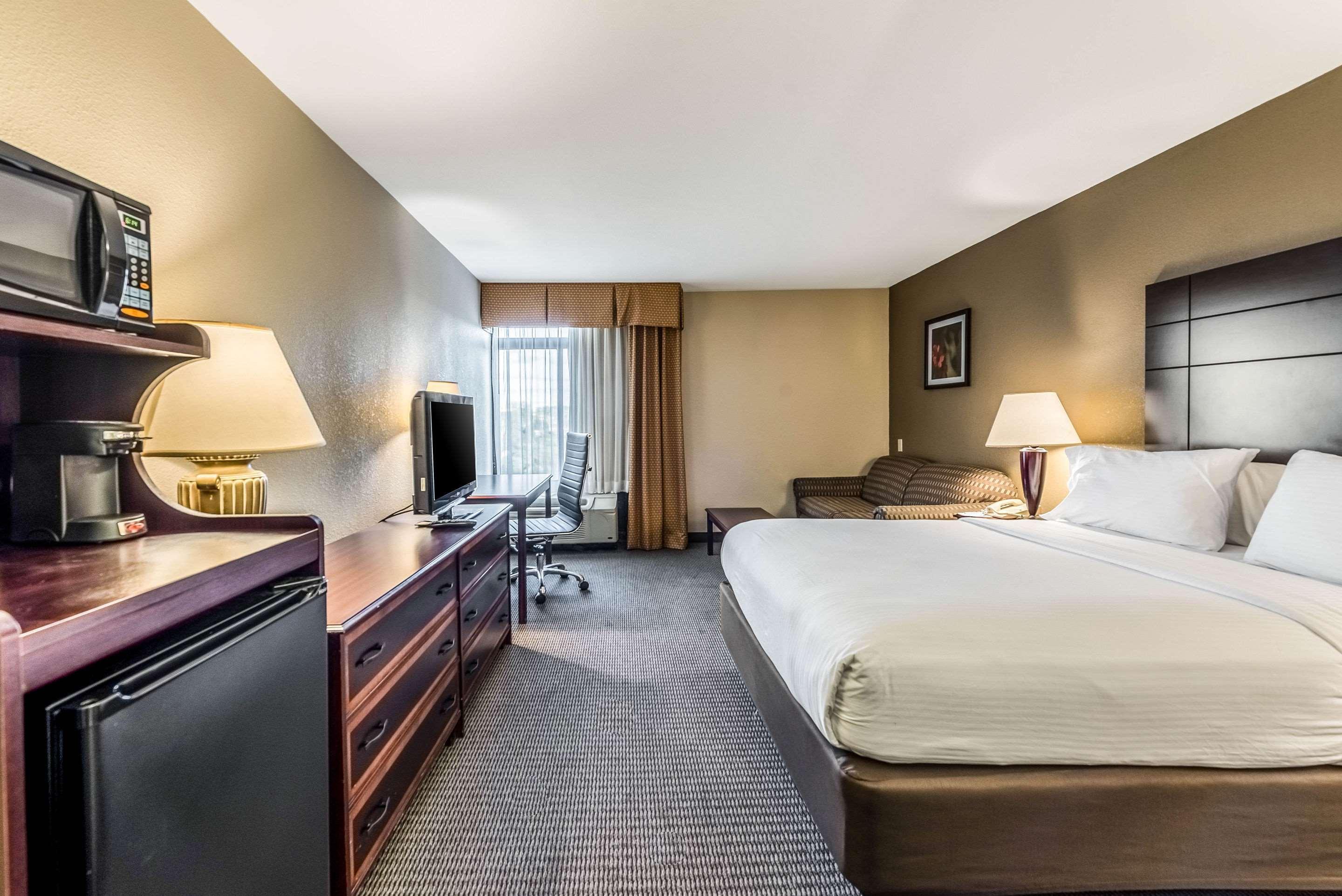 Clarion Hotel Cincinnati North Sharonville Exterior foto